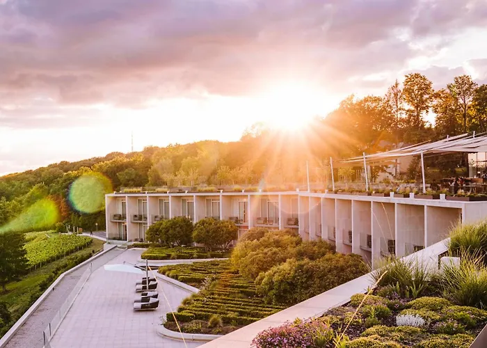 Royal Champagne Hotel & Spa